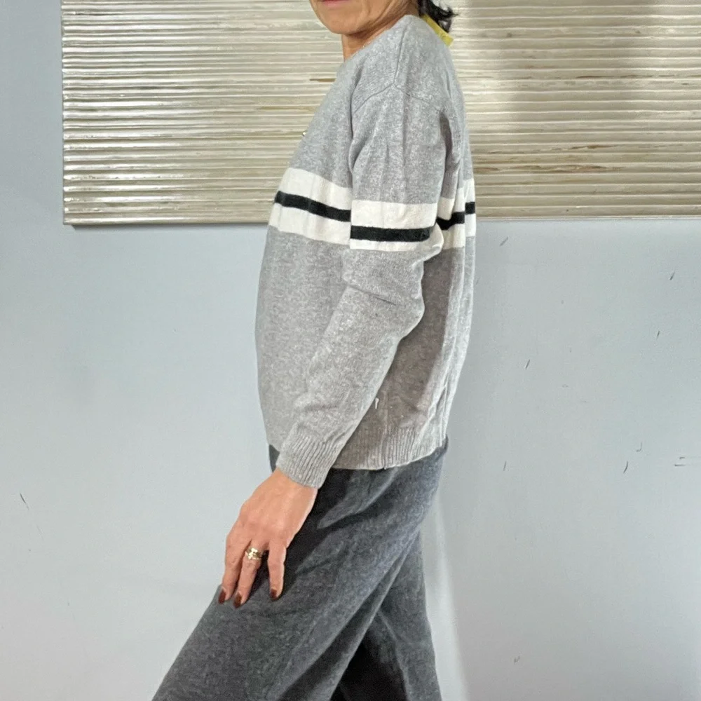 Brandy Melville Bernadette cashmere blend striped center sweater - Picture 5 of 13